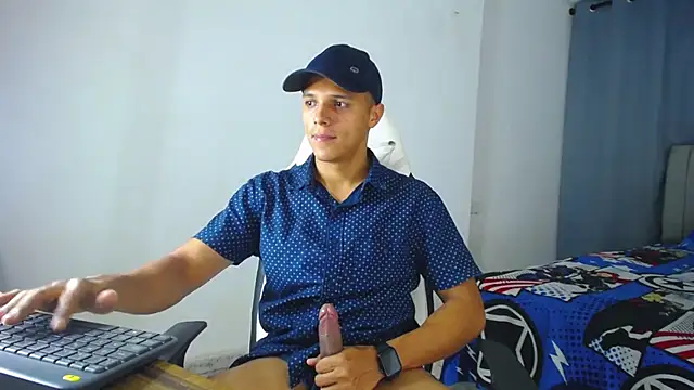 Snapshot of DavidAngell7 chatting on 12-07-24, 04:31 DavidAngell7 online show from 12-07-24, 04:31