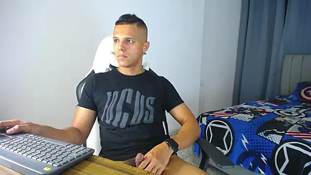 Snapshot of DavidAngell7 chatting on 12-14-24, 08:34 DavidAngell7 online show from 12-14-24, 08:34