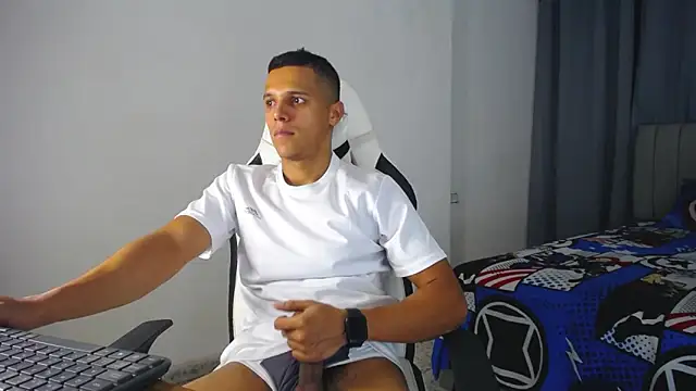 Snapshot of DavidAngell7 chatting on 12-28-24, 07:44 DavidAngell7 online show from 12-28-24, 07:44