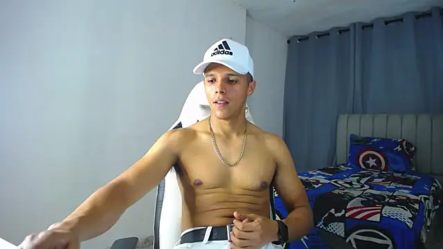 Snapshot of DavidAngell7 chatting on 01-01-25, 11:51 DavidAngell7 online show from 01-01-25, 11:51