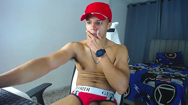 Snapshot of DavidAngell7 chatting on 02-04-25, 04:05 DavidAngell7 online show from 02-04-25, 04:05