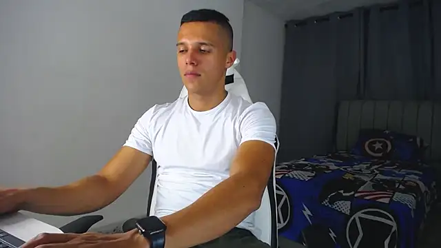 Snapshot of DavidAngell7 chatting on 03-23-25, 06:16 DavidAngell7 online show from 03-23-25, 06:16