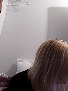 Snapshot of AmethystFoxx chatting on 11-03-25, 09:38 AmethystFoxx online show from 11-03-25, 09:38