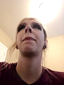 Snapshot of AmethystFoxx chatting on 11-15-25, 10:26 AmethystFoxx online show from 11-15-25, 10:26