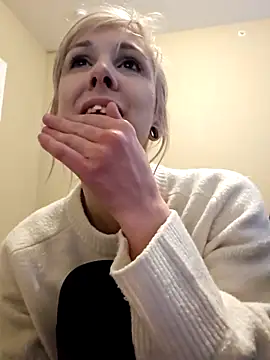 Snapshot of AmethystFoxx chatting on 11-18-25, 10:14 AmethystFoxx online show from 11-18-25, 10:14