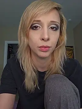 Snapshot of AmethystFoxx chatting on 05-15-26, 05:20 AmethystFoxx online show from 05-15-26, 05:20