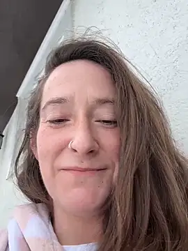 Mini And The Bear online show from 02-27-26, 04:29