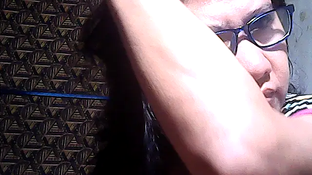 Snapshot of sweetsosie18 chatting on 07-11-26, 10:11 sweetsosie18 online show from 07-11-26, 10:11