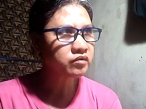 Snapshot of sweetsosie18 chatting on 07-26-26, 06:21 sweetsosie18 online show from 07-26-26, 06:21