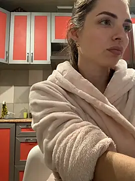 Snapshot of SeducingYoghourt chatting on 11-26-25, 04:30 SeducingYoghourt online show from 11-26-25, 04:30