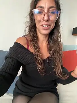 amanilouve online show from 10-12-25, 02:49