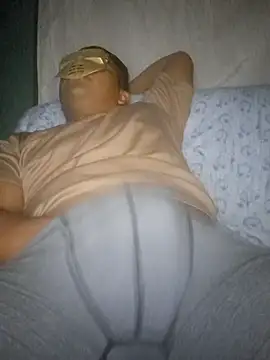 Snapshot of Efrain2090 chatting on 09-22-25, 09:00 Efrain2090 online show from 09-22-25, 09:00