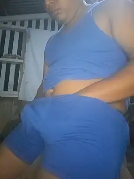 Snapshot of Efrain2090 chatting on 09-27-25, 10:20 Efrain2090 online show from 09-27-25, 10:20