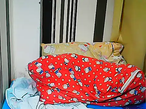 Snapshot of innocently_yours chatting on 02-01-25, 12:18 innocently yours online show from 02-01-25, 12:18