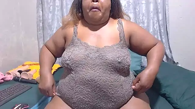 Snapshot of MatureBootyBabe4Uxx chatting on 05-25-26, 02:28 MatureBootyBabe4Uxx online show from 05-25-26, 02:28