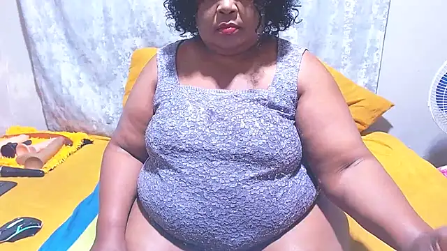 Snapshot of MatureBootyBabe4Uxx chatting on 06-11-26, 02:22 MatureBootyBabe4Uxx online show from 06-11-26, 02:22