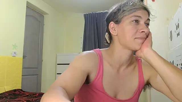 Snapshot of MercyLove chatting on 06-26-26, 01:26 MercyLove online show from 06-26-26, 01:26