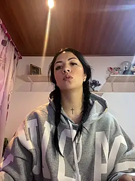 MadisonCambel online show from 12-10-24, 01:22