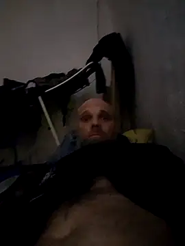 Snapshot of Ladyshaker82 chatting on 02-26-25, 05:31 Ladyshaker82 online show from 02-26-25, 05:31