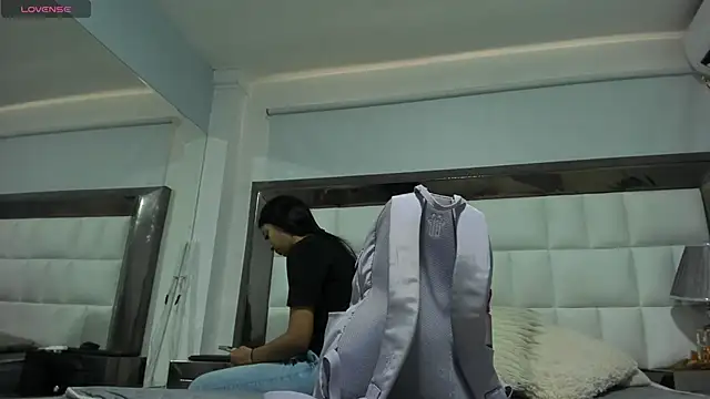 MiaConte online show from 12-27-24, 07:46