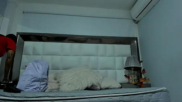 MiaConte online show from 01-29-25, 07:22