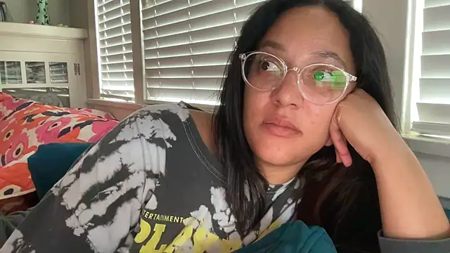 dreamyriri online show from 05-25-26, 01:44