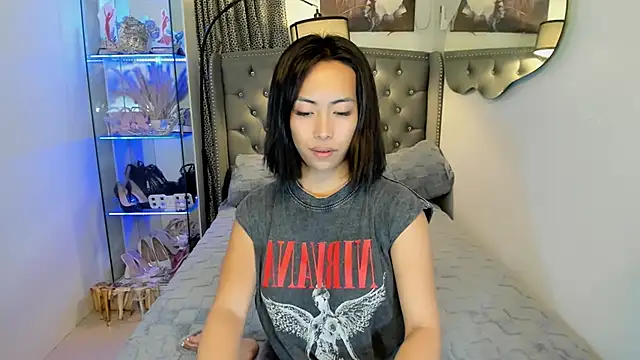 reighnempress online show from 11-26-25, 04:57