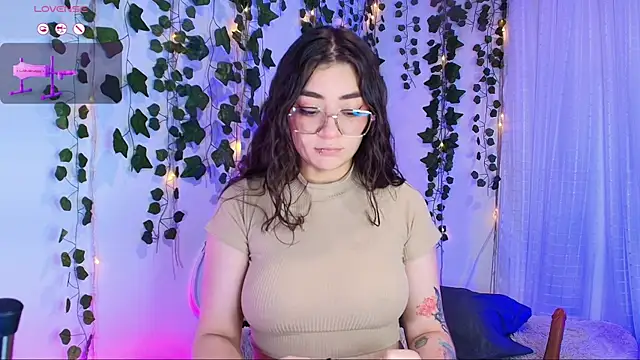 Samii Evans online show from 10-24-25, 02:52