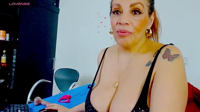 Snapshot of mussa_hott chatting on 02-25-25, 12:14 mussa hott online show from 02-25-25, 12:14