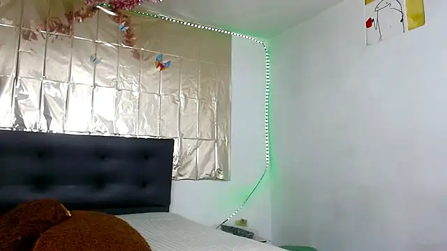 Snapshot of mussa_hott chatting on 10-15-25, 10:54 mussa hott online show from 10-15-25, 10:54