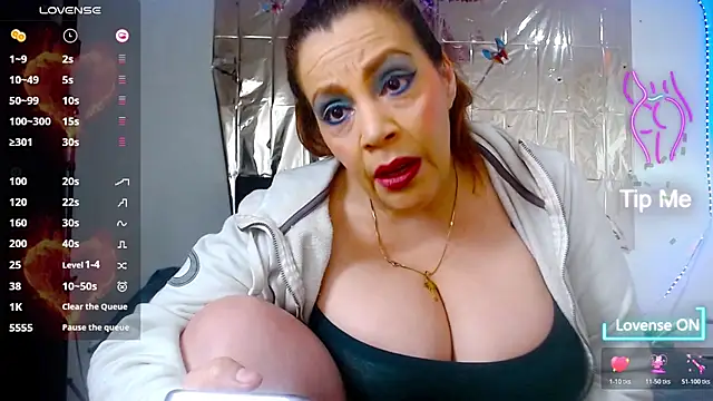 Snapshot of mussa_hott chatting on 11-14-25, 01:04 mussa hott online show from 11-14-25, 01:04