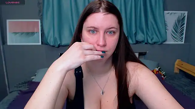 Snapshot of LiyaSilve chatting on 01-05-25, 12:52 LiyaSilve online show from 01-05-25, 12:52