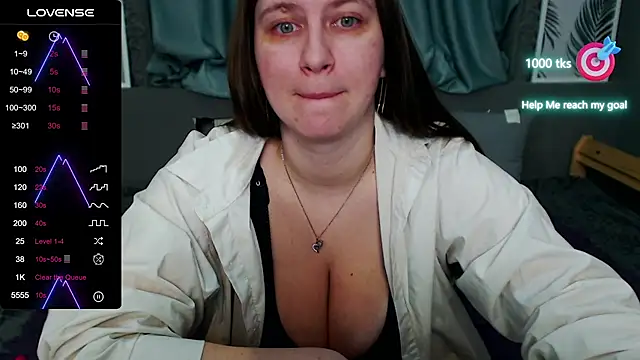 Snapshot of LiyaSilve chatting on 02-27-25, 07:01 LiyaSilve online show from 02-27-25, 07:01