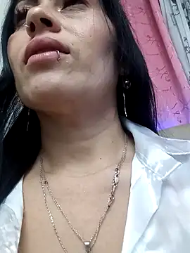 Snapshot of Tania_mature chatting on 03-17-25, 06:11 Tania mature online show from 03-17-25, 06:11