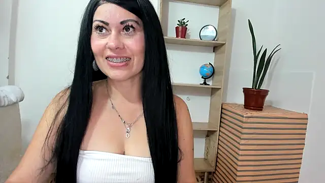 Snapshot of Tania_mature chatting on 09-26-25, 05:50 Tania mature online show from 09-26-25, 05:50