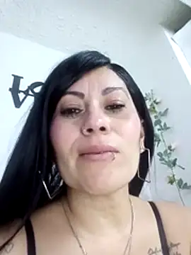 Snapshot of Tania_mature chatting on 07-01-26, 05:45 Tania mature online show from 07-01-26, 05:45