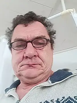 Nobbie444 online show from 12-16-25, 09:47