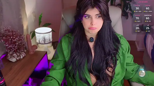 Snapshot of Alyaa_s chatting on 06-05-26, 06:52 Alyaa s online show from 06-05-26, 06:52