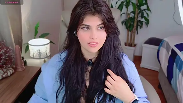 Snapshot of Alyaa_s chatting on 06-07-26, 01:48 Alyaa s online show from 06-07-26, 01:48