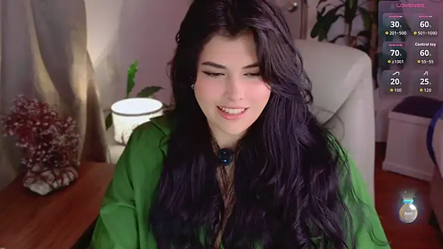 Snapshot of Alyaa_s chatting on 06-08-26, 01:28 Alyaa s online show from 06-08-26, 01:28