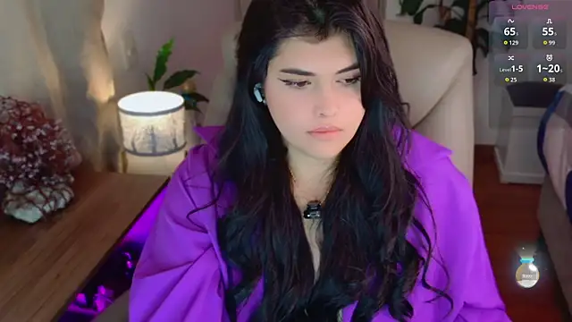 Snapshot of Alyaa_s chatting on 06-10-26, 01:54 Alyaa s online show from 06-10-26, 01:54