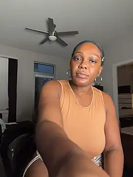 TilaTotti online show from 04-23-26, 01:18