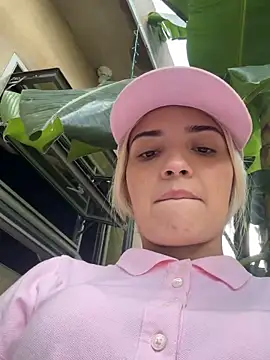 Snapshot of Sarita-candy chatting on 12-31-24, 08:23 Sarita-candy online show from 12-31-24, 08:23