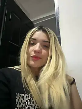 Snapshot of Sarita-candy chatting on 02-01-25, 01:12 Sarita-candy online show from 02-01-25, 01:12