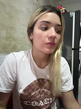 Snapshot of Sarita-candy chatting on 03-14-25, 10:38 Sarita-candy online show from 03-14-25, 10:38