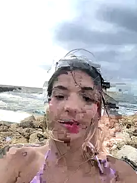 Snapshot of Sarita-candy chatting on 10-23-25, 09:57 Sarita-candy online show from 10-23-25, 09:57