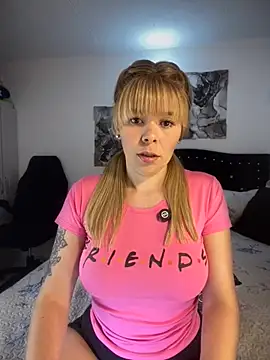 Snapshot of carolina16love chatting on 11-22-25, 10:09 carolina16love online show from 11-22-25, 10:09