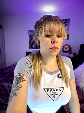 Snapshot of carolina16love chatting on 11-30-25, 11:31 carolina16love online show from 11-30-25, 11:31