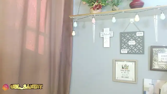 Snapshot of gaby_sant chatting on 12-08-24, 08:04 gaby sant online show from 12-08-24, 08:04