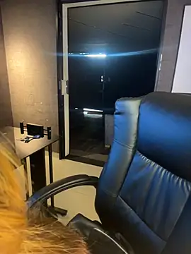 Emiily W online show from 02-10-26, 01:04